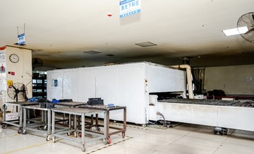 897A7114