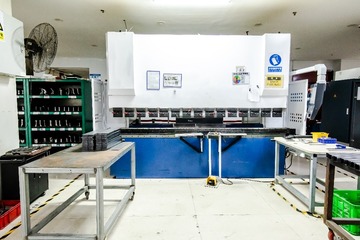 897A7051