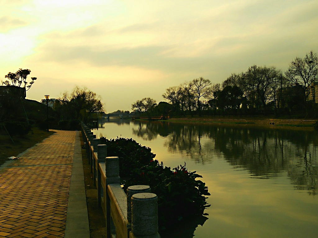 冬日暮色洛塘河