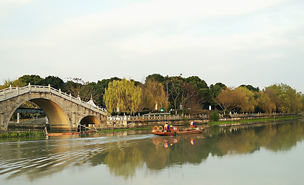 摄于浙江海宁市洛塘河