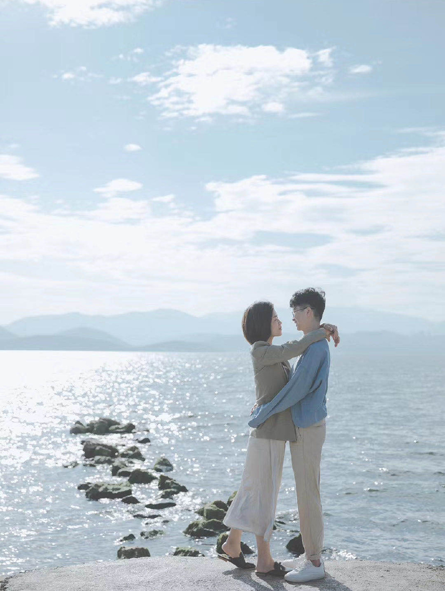 拥抱美好天拥抱海拥抱风的图片穿着婚纱照拥抱图片毕业拥抱喜欢的人