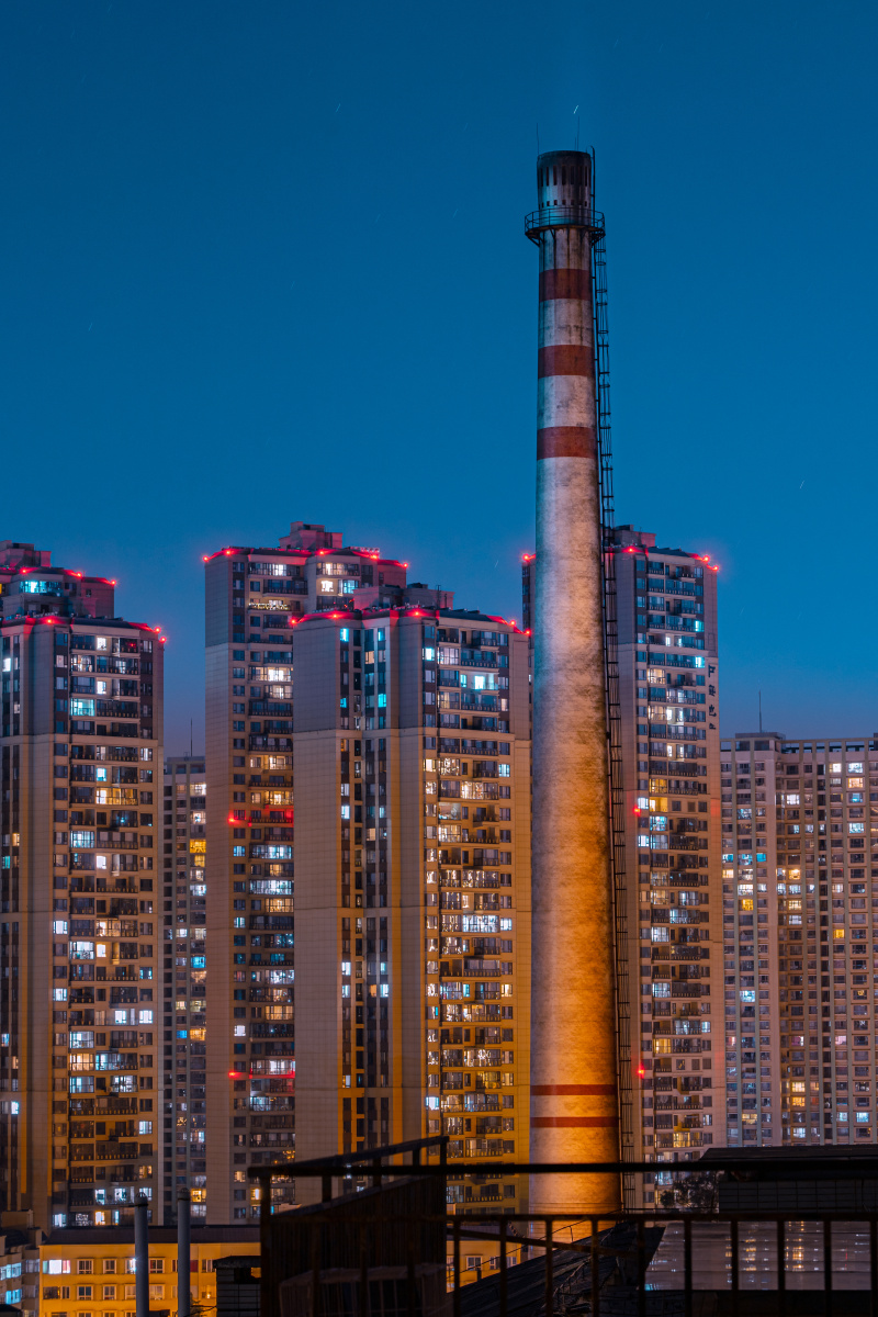 烟囱和楼房