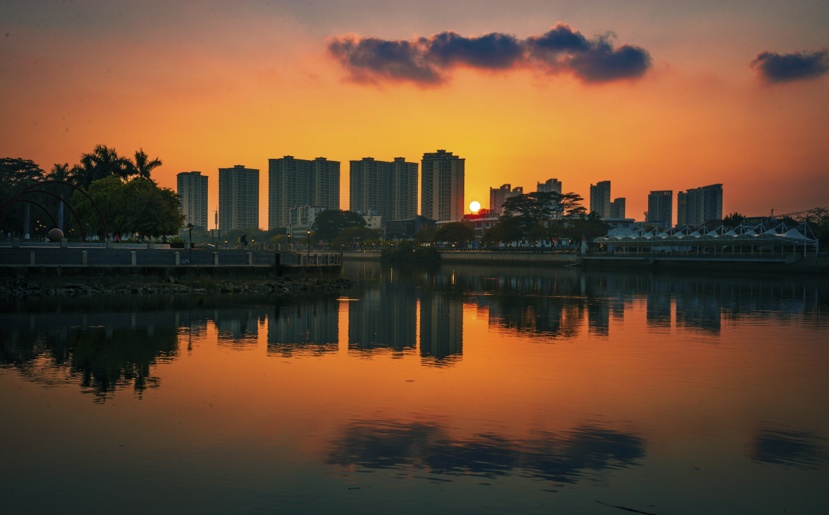东江暮景拍于东莞市金鳌洲塔附近
