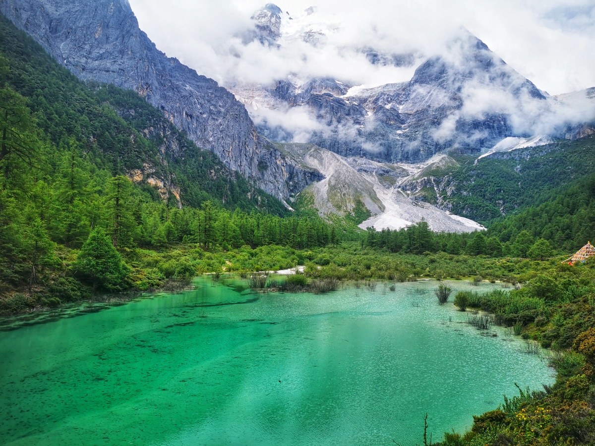 卓玛拉措——稻城亚丁