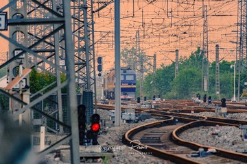 2405037