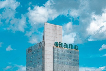 2405024