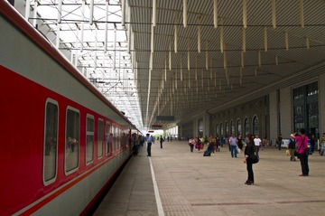 618926
