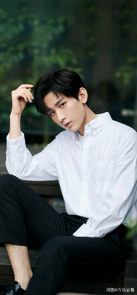 都是帅哥哦快看有没有你家的拿去当壁纸吧