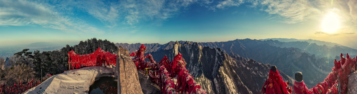 华山南峰全景图