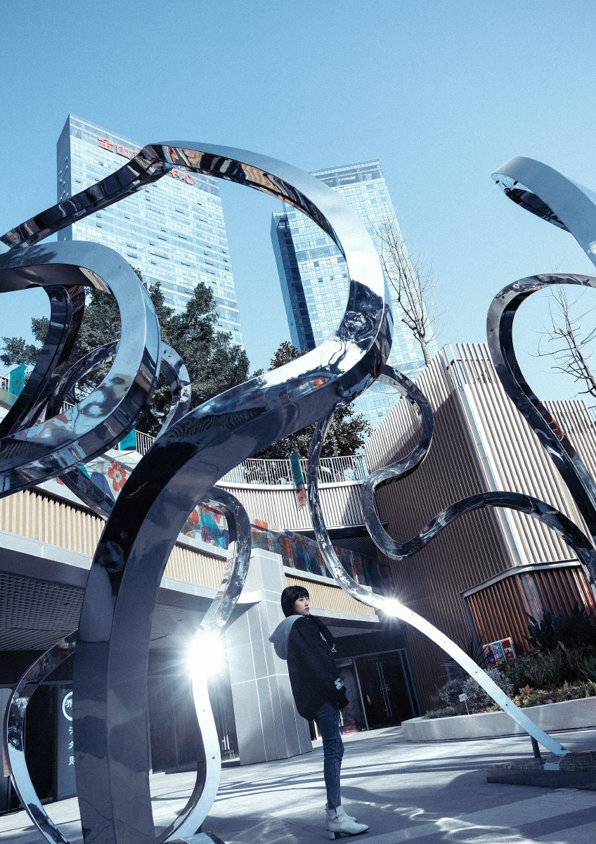 重庆首个山谷是商场20多个艺术装置像艺术馆