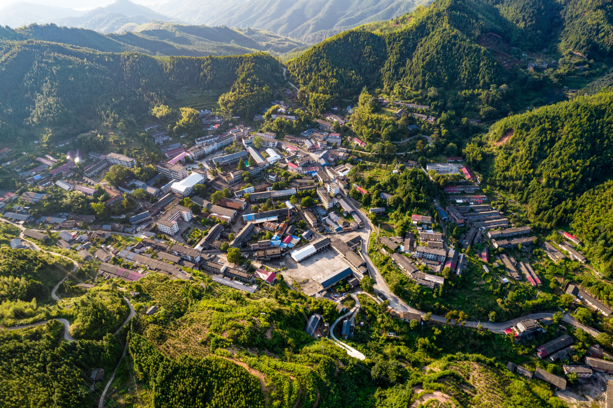 江西省赣州市大余县荡坪村