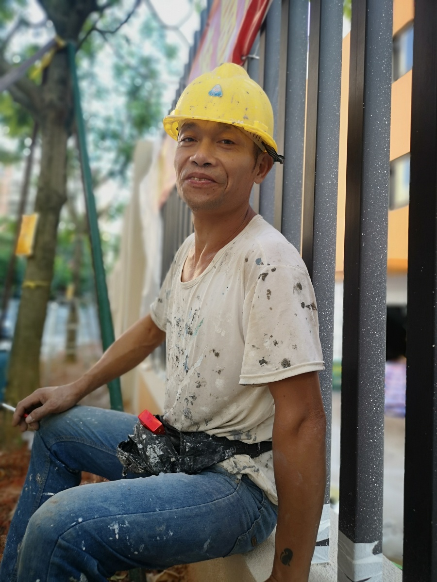 工人累了,抽烟休息 - 工地小伙子 - 图虫