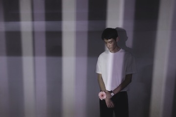 001