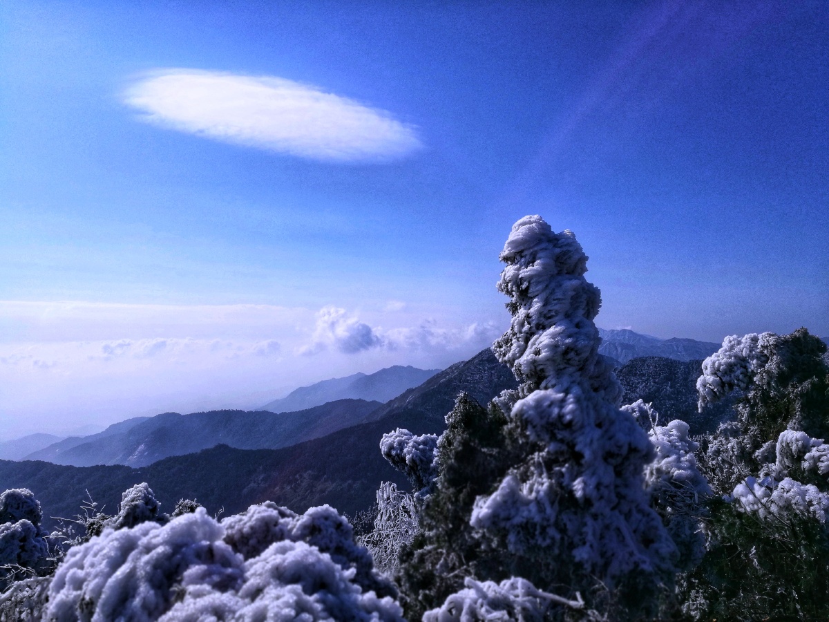 冰挂于衡山祝融峰