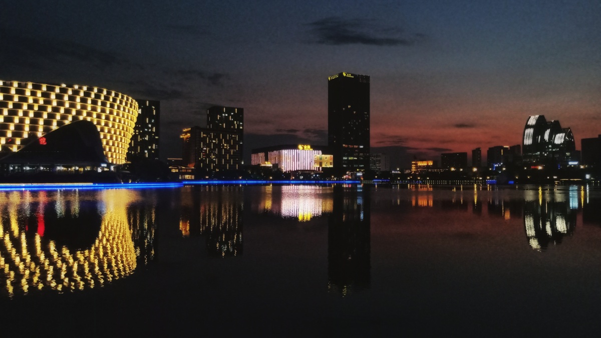聚龙湖之夜