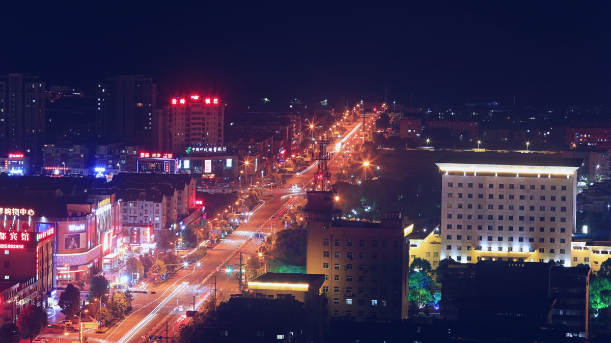 中国宣纸之乡泾县素有山川清淑秀甲江南之美誉这里历史悠久文化灿烂