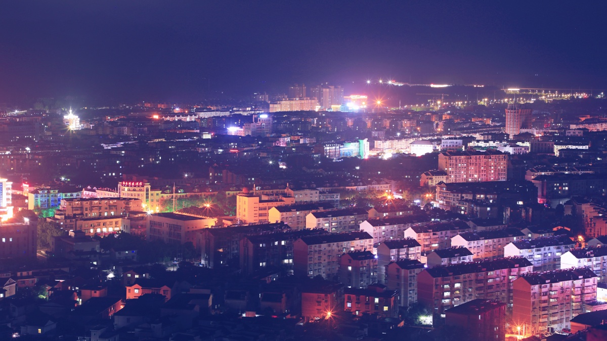 中国宣纸之乡泾县素有山川清淑秀甲江南之美誉这里历史悠久文化灿烂