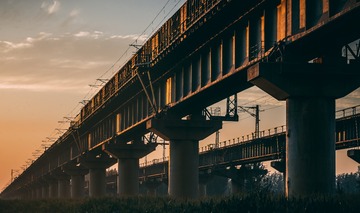 889021