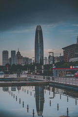 894972
