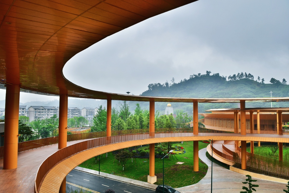 翠屏山游客中心阴雨掠影