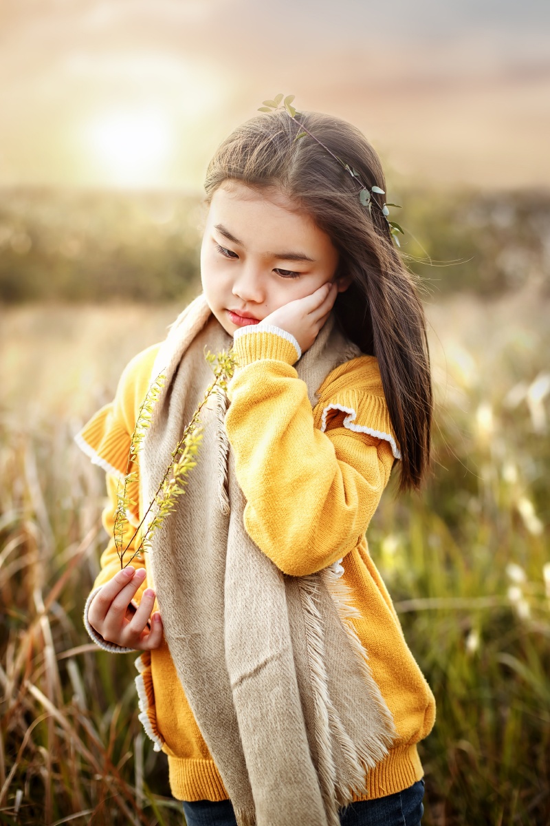 穿便服的十岁少女