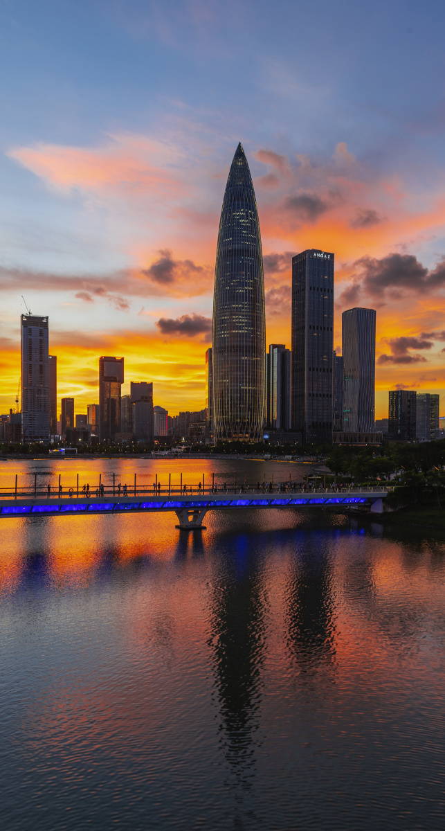 西蒙行脚五彩天际线摄自深圳南山沙河西路后海大桥