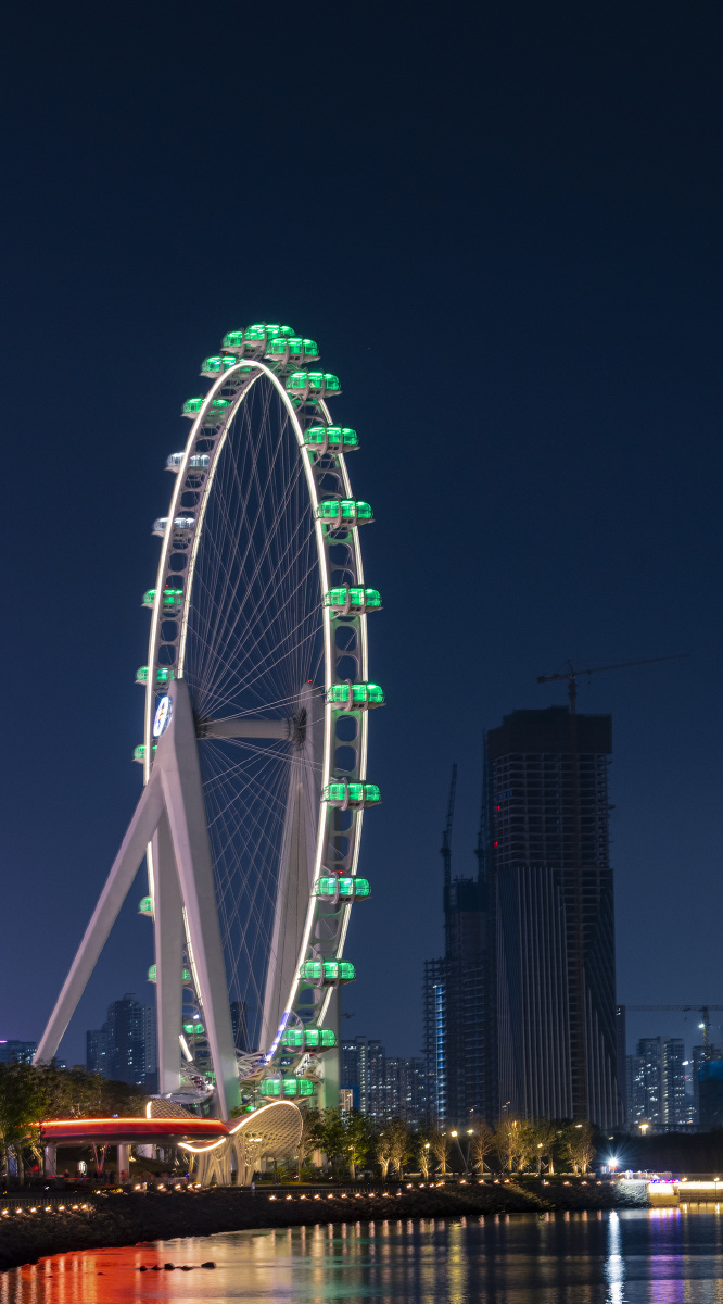 西蒙行脚摩天轮的光与影摄自深圳宝安欢乐港湾