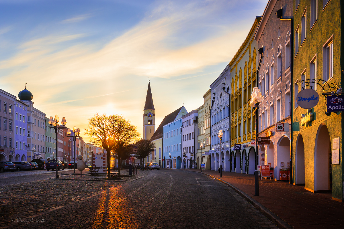 德国muhldorf的早晨小镇很干净各类餐馆德国法国意大利也很多