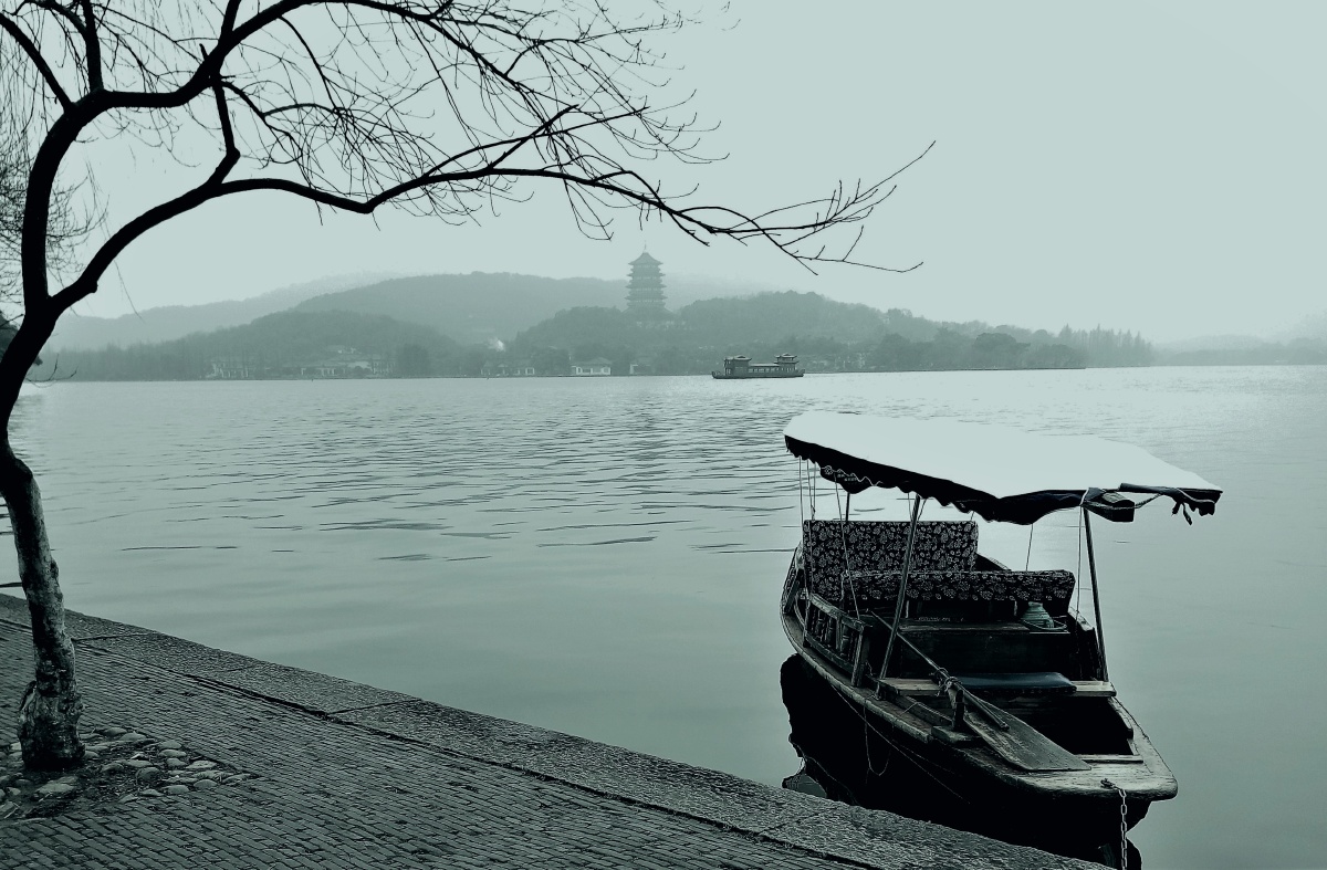 烟雨西湖