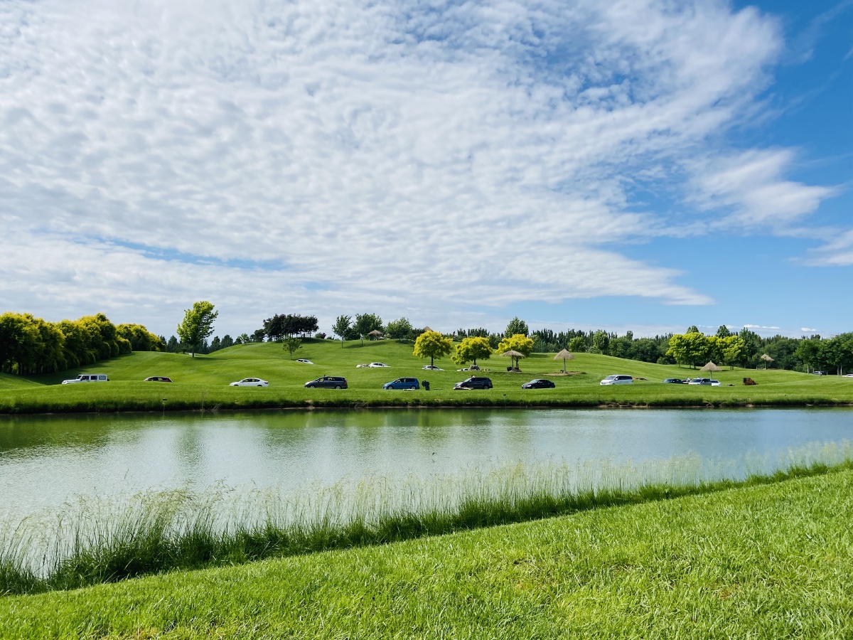 蓝天白云湖水河流阳光清风心情舒畅闲散生活