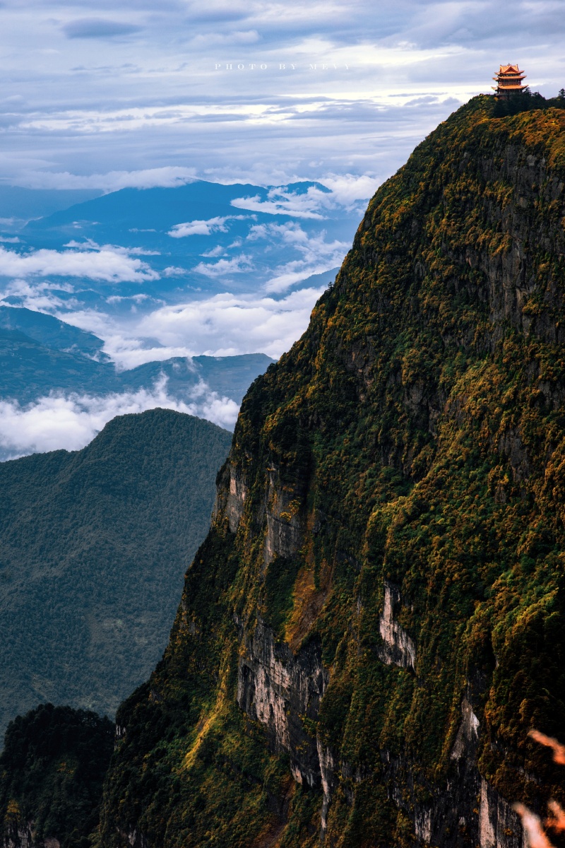 秋染峨眉山 - mevy张 - 图虫