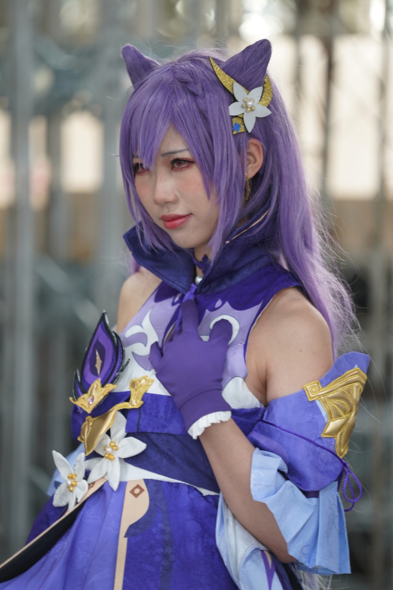 小姐姐实力cos刻晴眼前一幕简直就是从游戏里走出来的啊