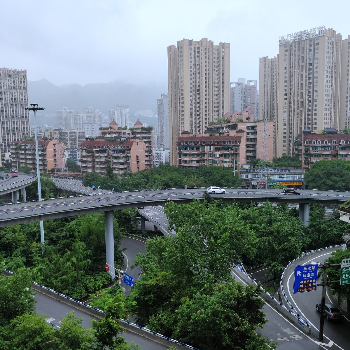 雨后的杨公桥立交