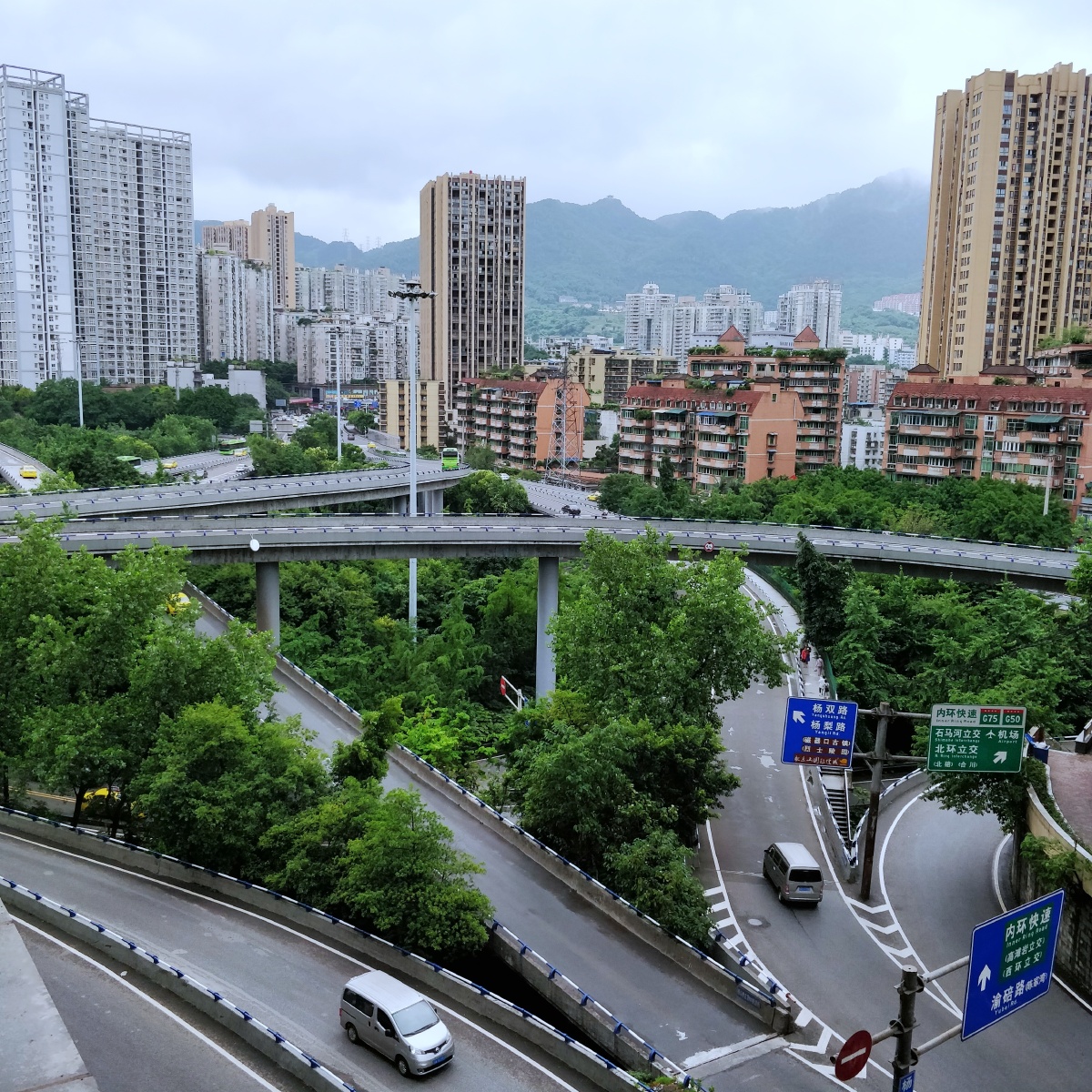 雨后的杨公桥立交