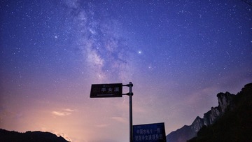 578215