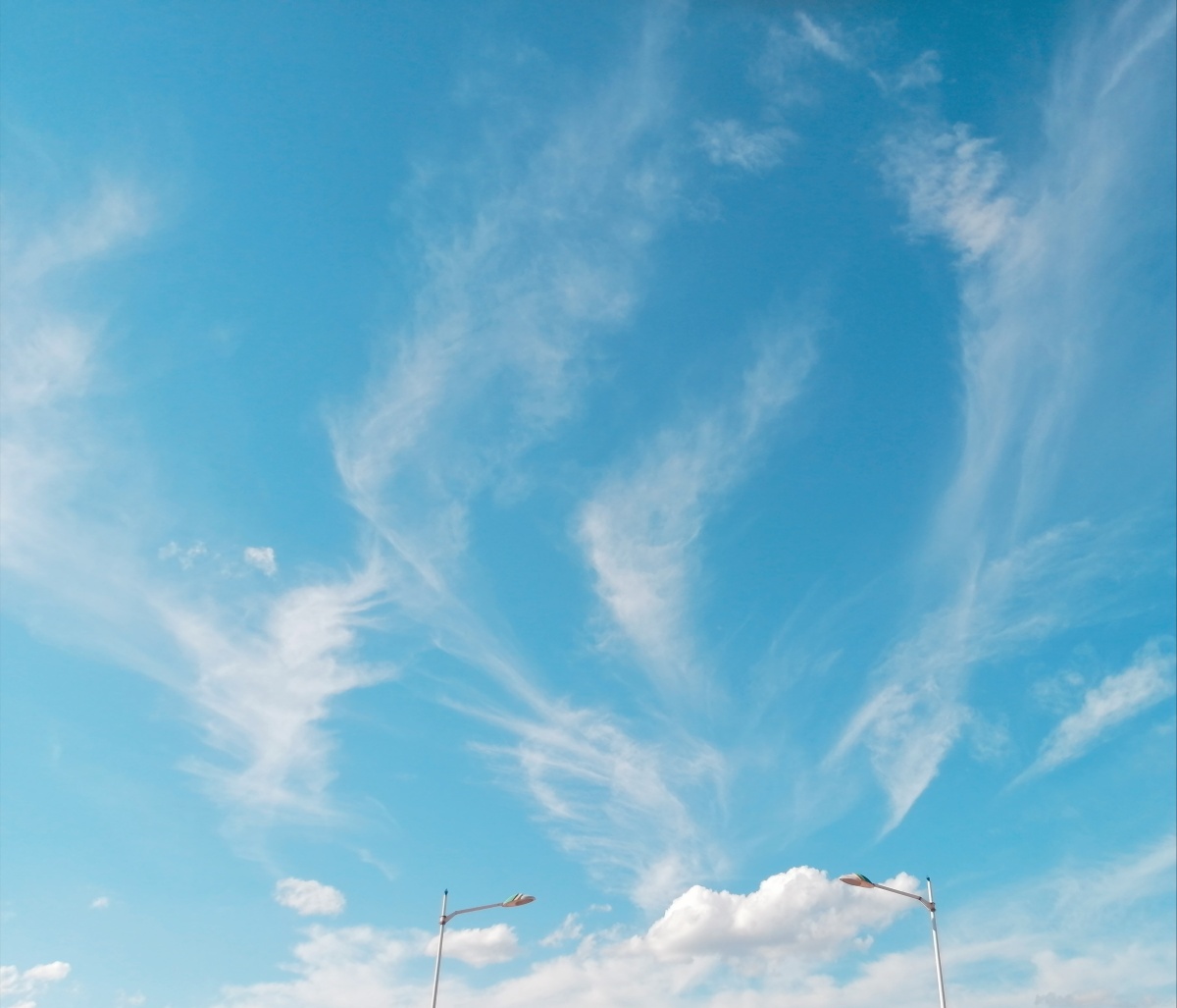 天空是蔚蓝色… - kk23083