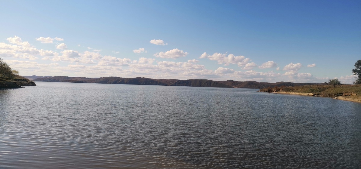 水天一线江水别具风格