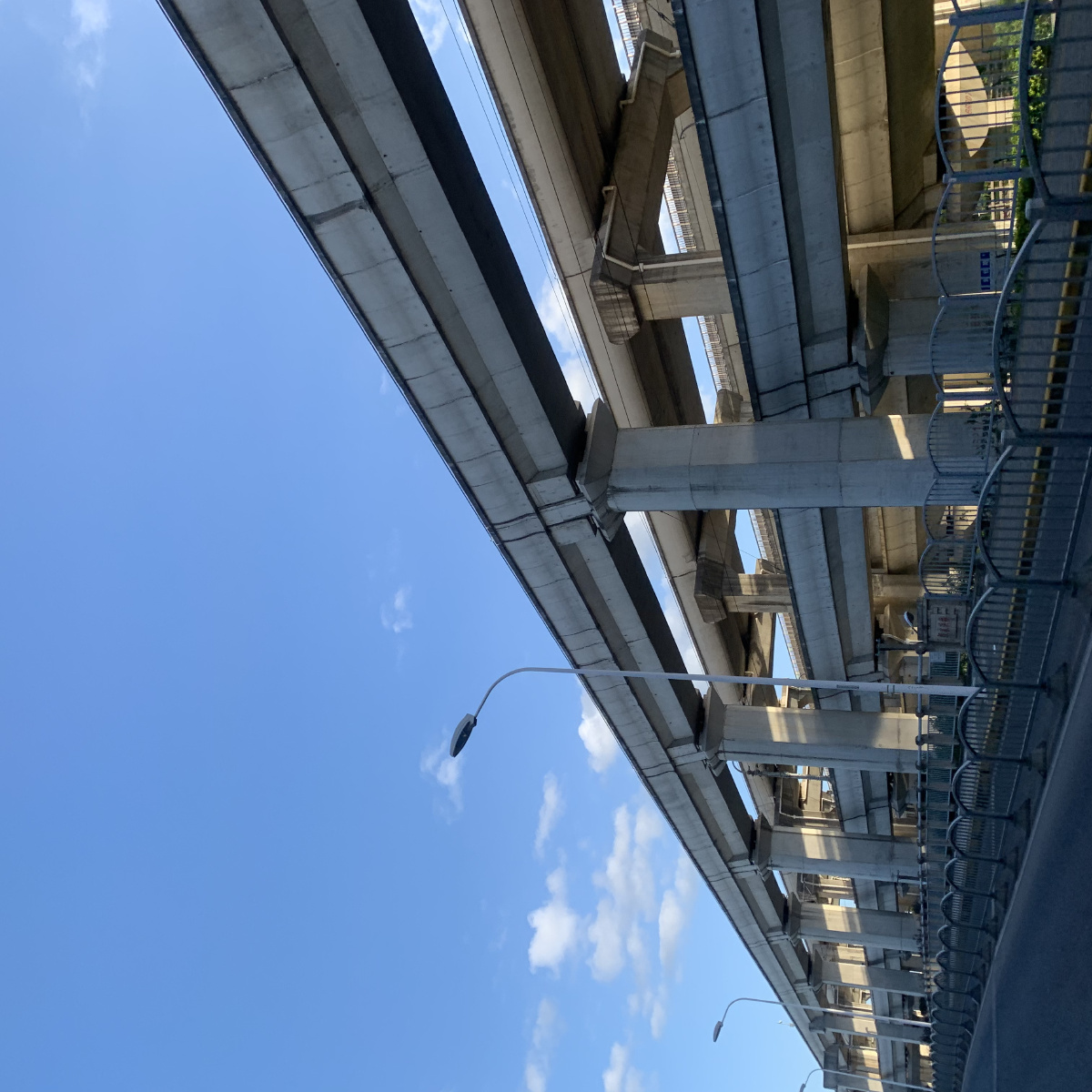 上海市浦东新区罗山路道路