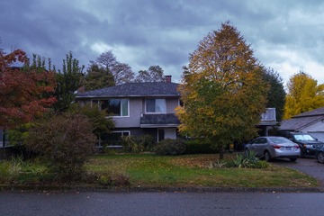 952487