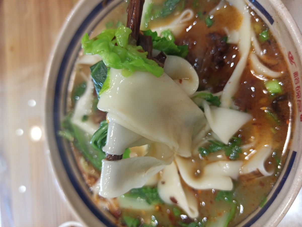 方城炝锅烩面和羊油辣椒