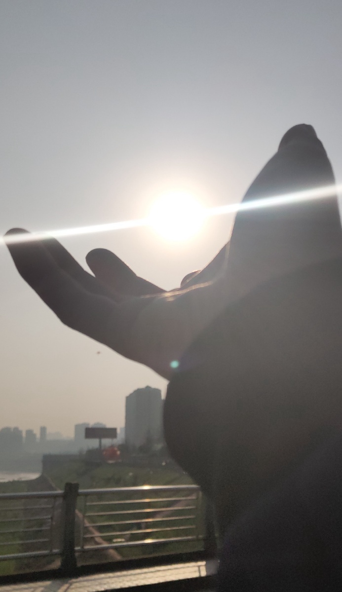 手握日月,摘星辰世间无我这般人