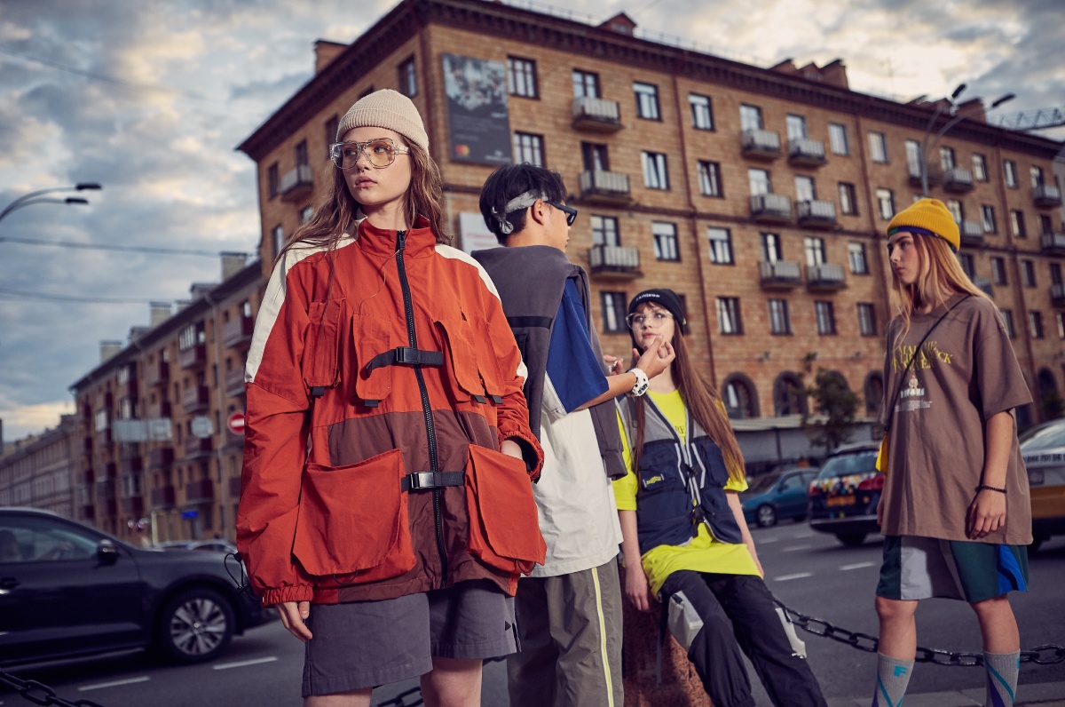 白俄罗斯80年代地铁碰到新时代潮流服饰会有怎样的化学反应