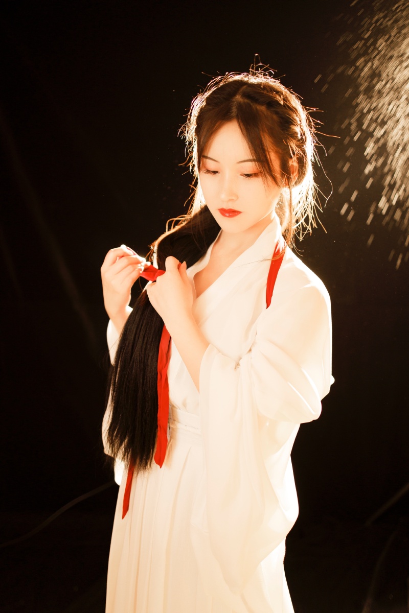 神明少女汉服写真