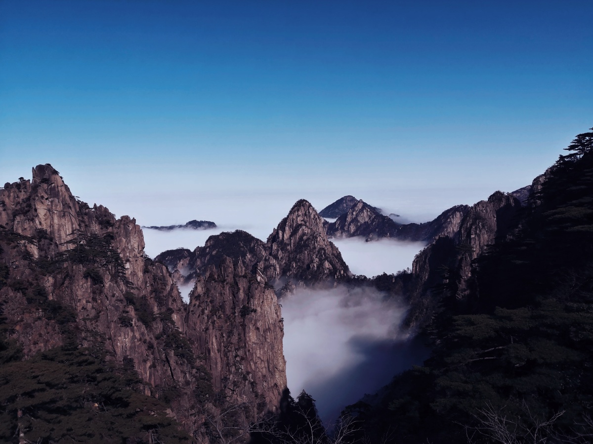 每一步都是色彩每一步都是心声愿山河威武雄壮