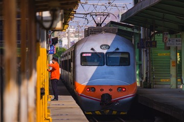 251798