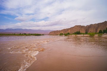 584651
