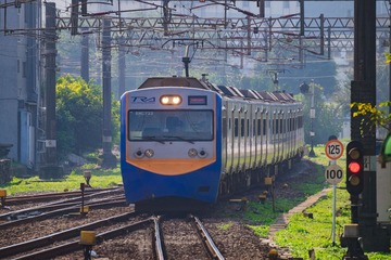 251807