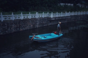 A2B18D3B-CC44-49C5-B674-EB1514B056EF/L0/001