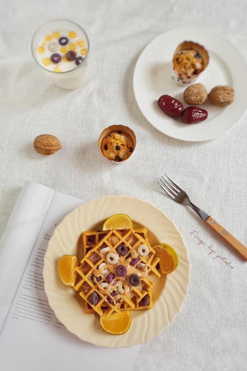 早餐:自制全麦蔓越莓华夫饼