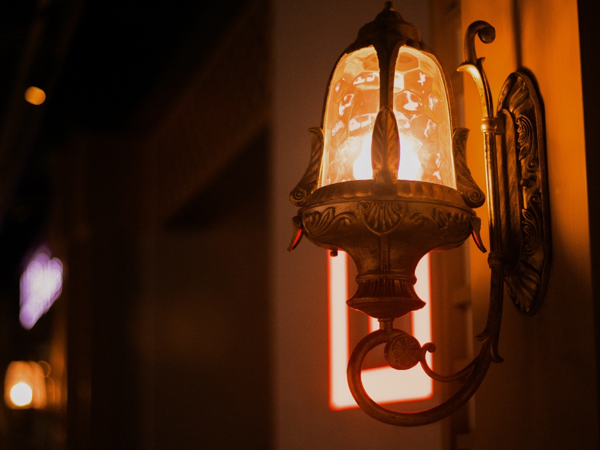 路边不起眼的小灯